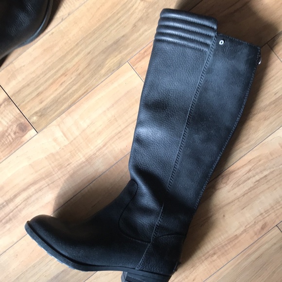 Sorel Woman’s Knee High Boots - Picture 4 of 10